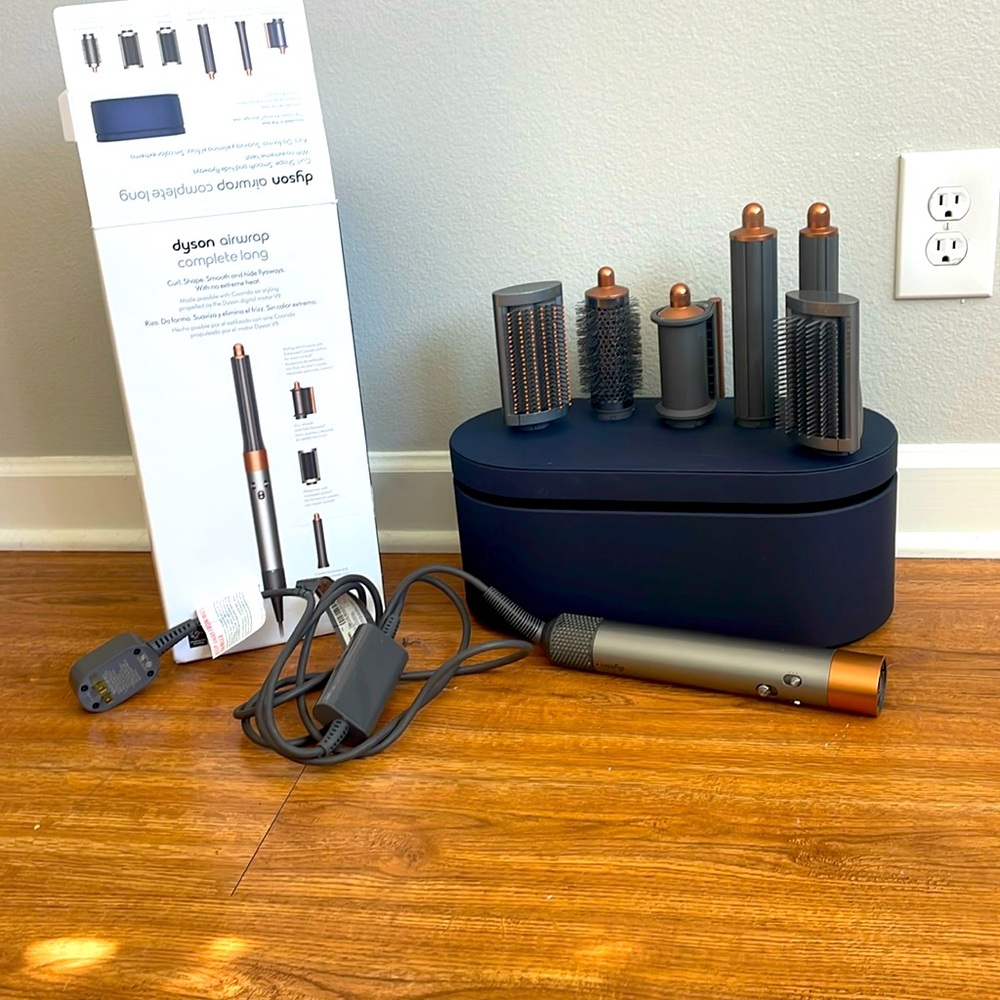 Brand new Dyson Airwrap — Nickel & Copper color